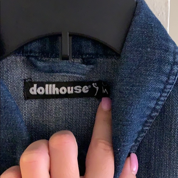 Dollhouse women’s jean jacket in dark wash - Picture 5 of 7